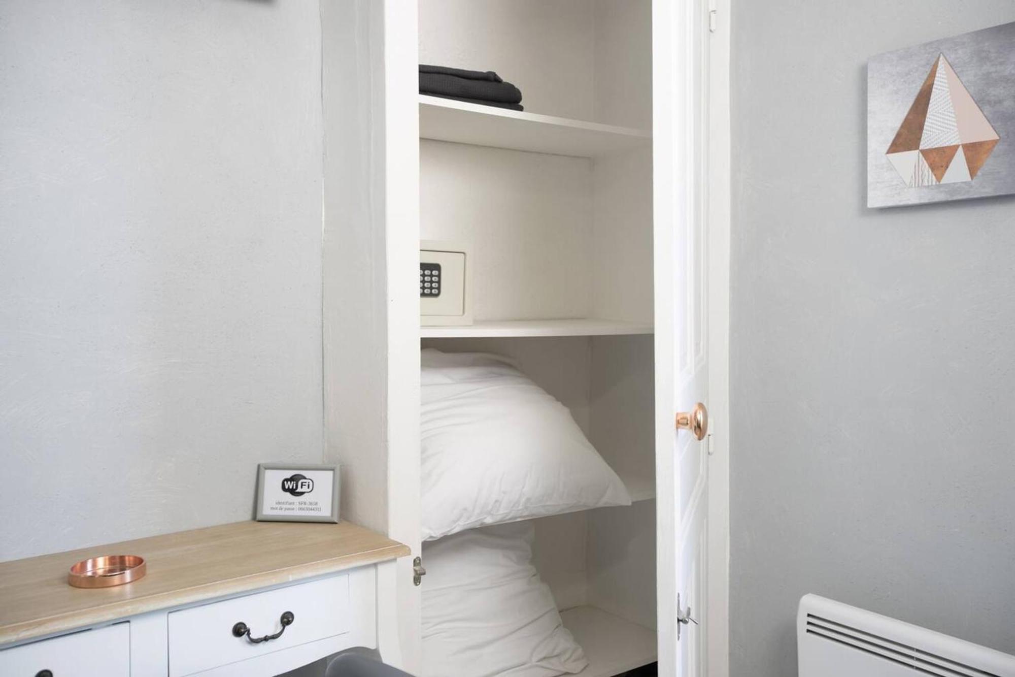 Confortable A Ferrand 25 M² Parking Inclus Appartement