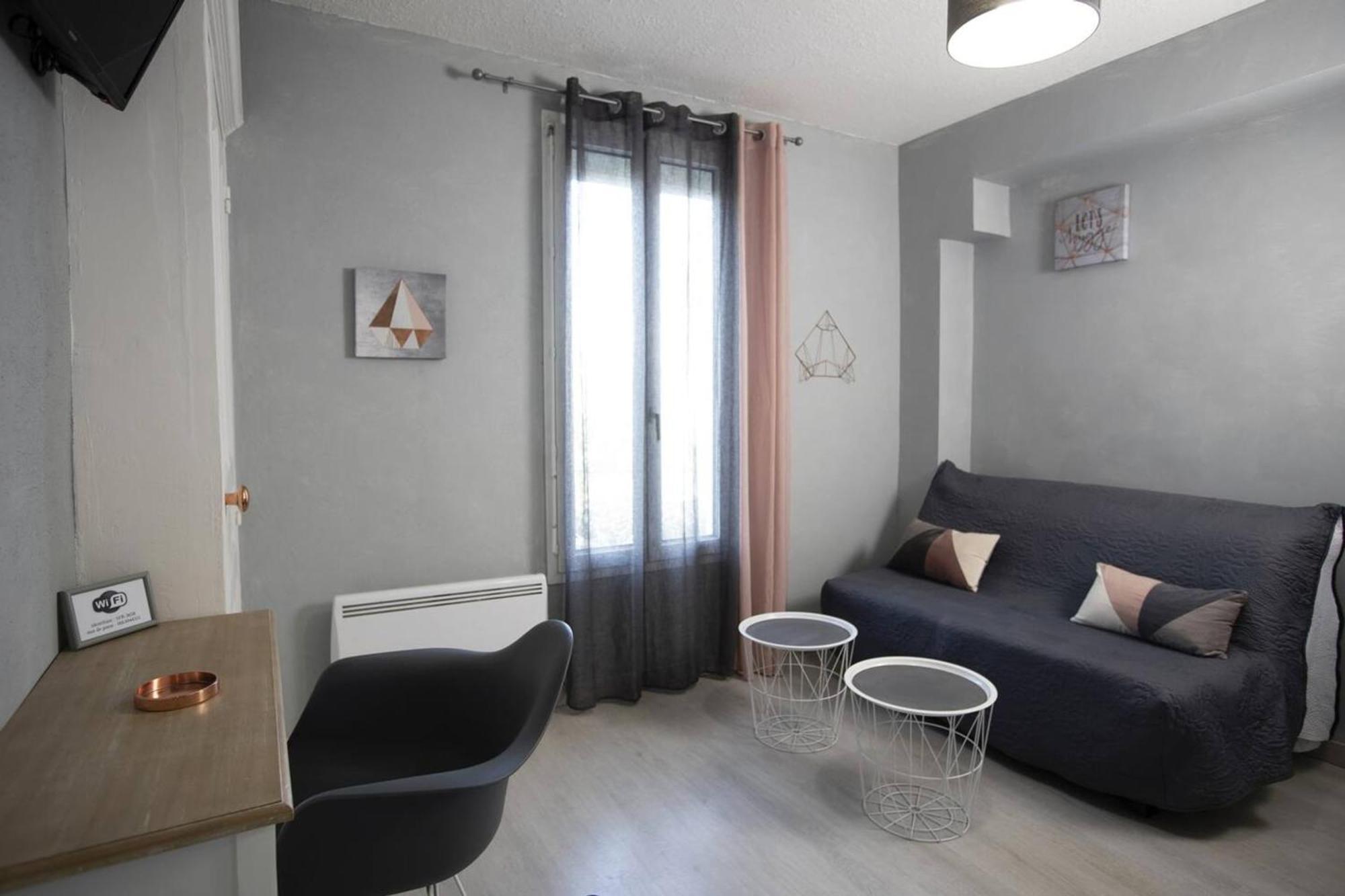 Appartement Confortable A Ferrand 25 M² Parking Inclus
