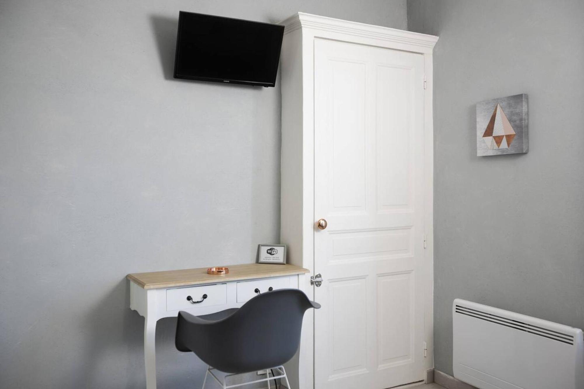 Confortable A Ferrand 25 M² Parking Inclus Appartement *